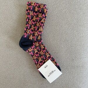 Floral Patterned Vintage Artistic Retro
Colors- Knitting Socks